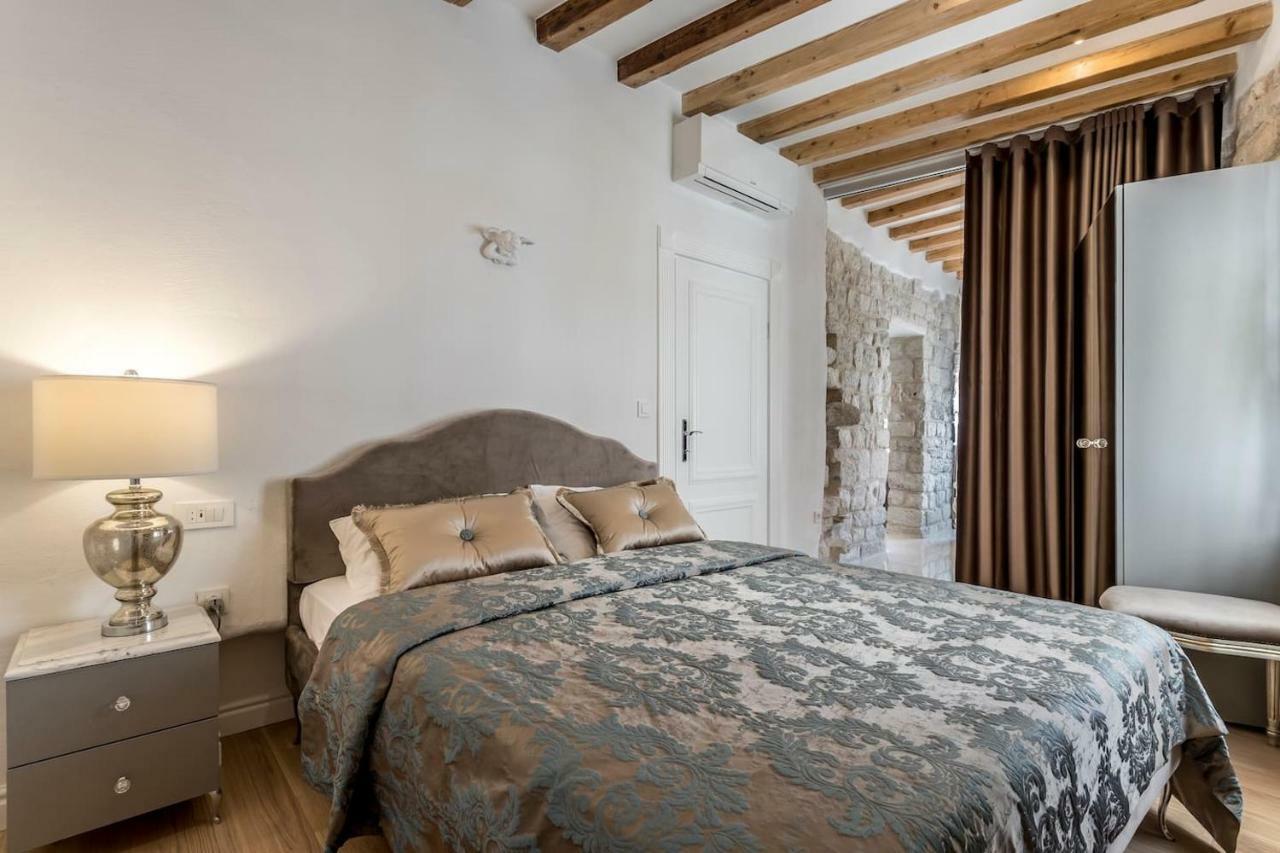 Berislavic Palace Apartment *